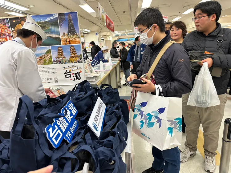 日本第59屆元祖有名鐵路便當暨全國美食大會。台鐵提供