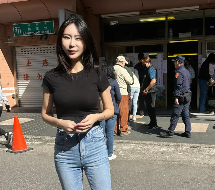 安晨妤投下手中神聖一票。固力狗提供