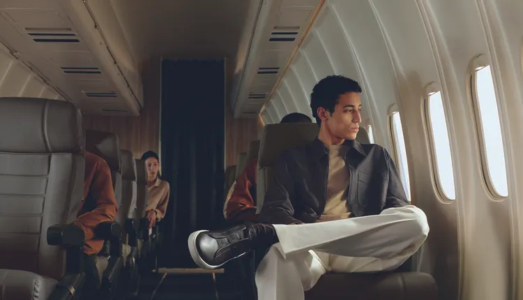 經典單品透過不同剪裁提高搭配靈活性。品牌提供