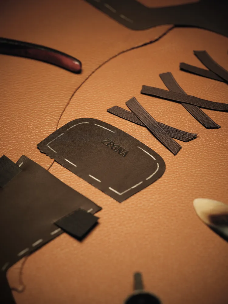 每雙Triple Stitch SECONDSKIN奢華休閒鞋需要68個元件打造而成。品牌提供