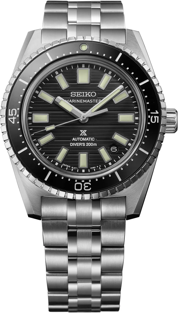 SEIKO Prospex Marinemaster旗艦系列SJE101J1腕錶，10萬元。品牌提供