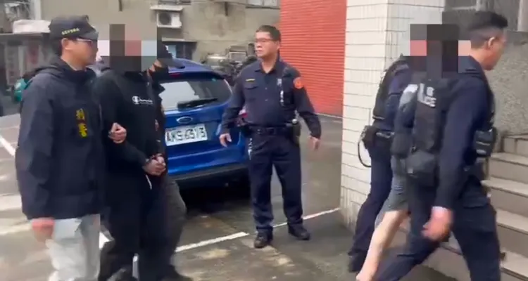 警方將犯嫌逮捕歸案。翻攝畫面