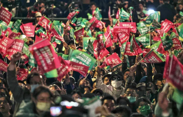 北平東路支持者嗨翻。林林攝