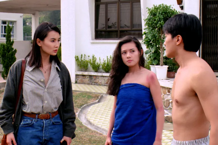 周星馳（右）一掌打飛李麗珍（中）的搞笑橋段。采昌提供