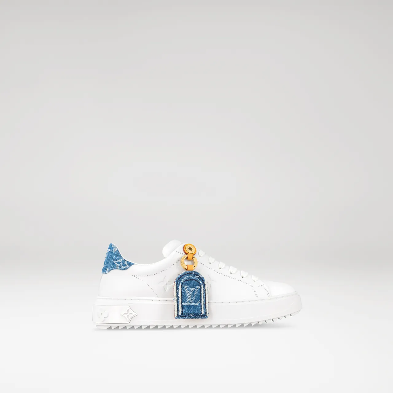 TIME OUT運動鞋，4萬2800元。品牌提供