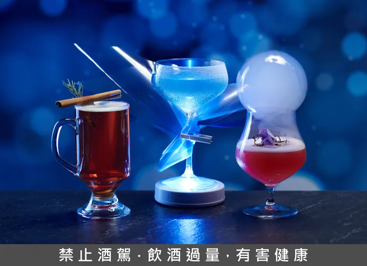 Asia 49全新特調浪漫三部曲包含阿嬤的夢中情人(左起)、最美的一道光、櫻花樹下的愛情。業者提供