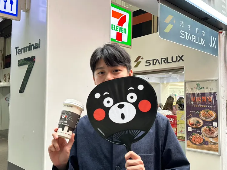 星宇熊本杯及熊本扇。陳怡文攝