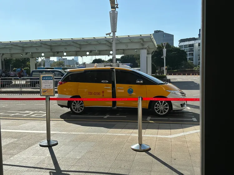 松機排班計程車今起加收50元。陳怡文攝