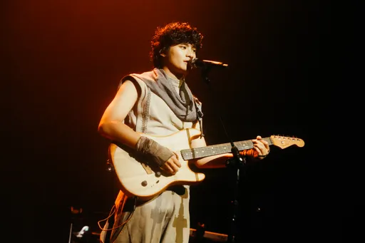 李浩瑋開春喜事連連 為歌迷簽名簽到半夜寵粉