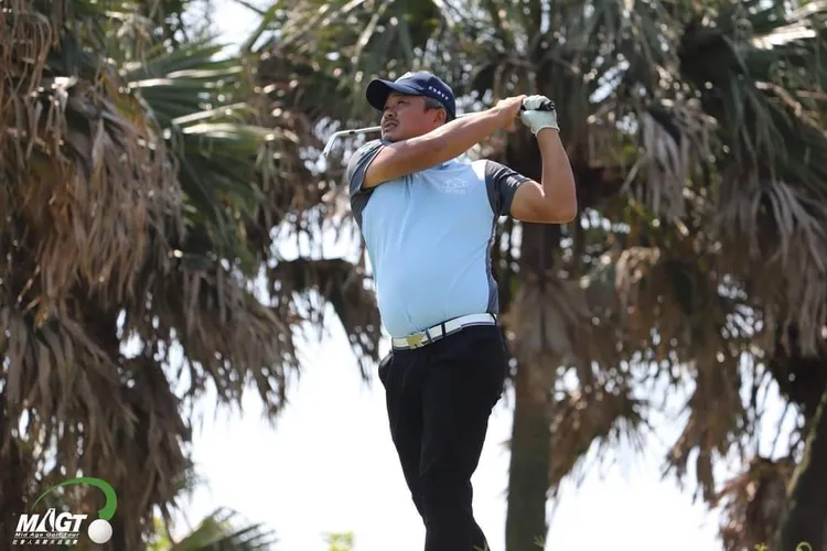 前職棒球員張誌家近年改打高爾夫球。翻攝張誌家臉書