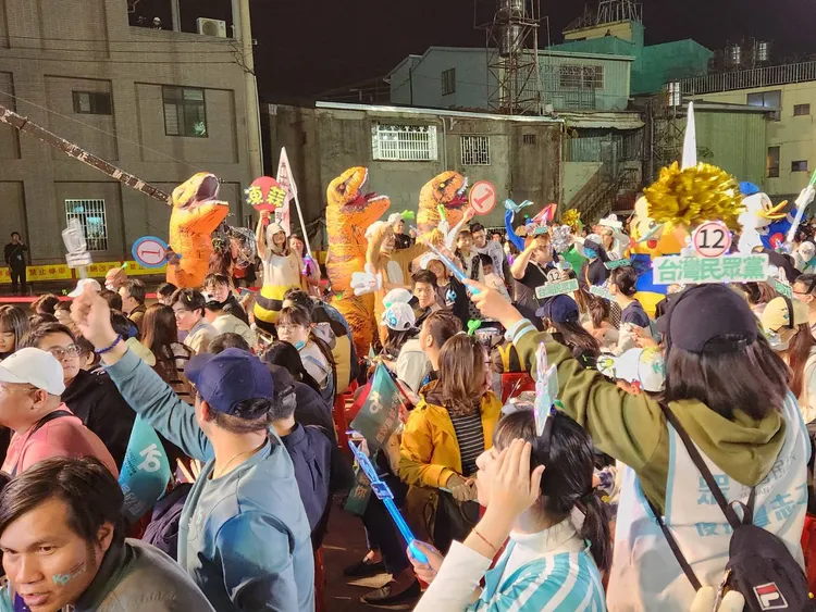 KP造勢大會開場前一景。施智齡攝