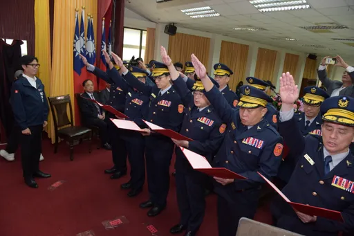 高雄市警局新任幹部交接!陳其邁:無縫接軌 共同為治安打拚