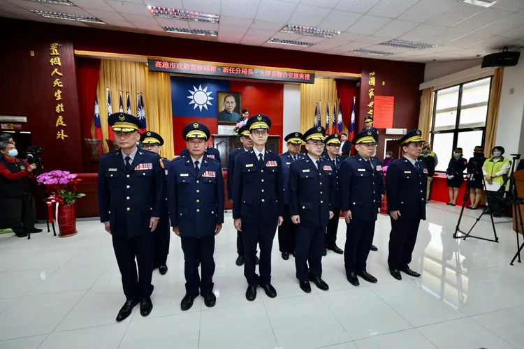 高雄市警局新進幹部。市府提供