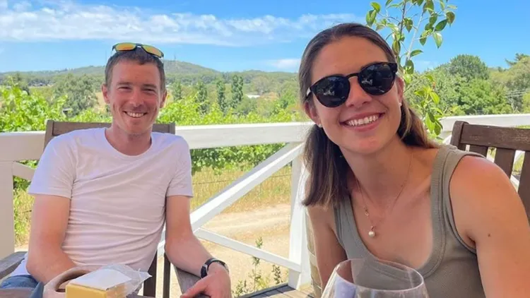 丹尼斯（左）與梅麗莎（右）不時在社群媒體放閃。翻攝Instagram@rohandennis