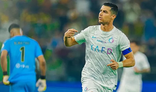 這38歲你敢信!C羅「只穿小短褲」秀超狂冰塊腹肌 引破千萬人按讚