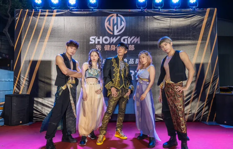 張勝豐（中）在高雄開課。SHOW GYM秀健身俱樂部提供