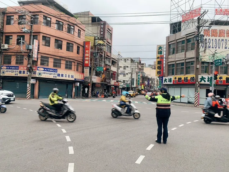 警方建議出遊替代道路。翻攝畫面