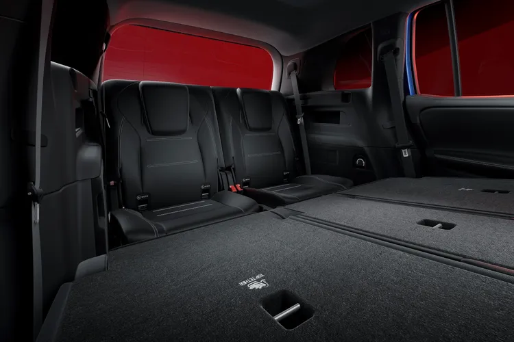 行李廂置物空間在五座設定擁有最大1,805 公升、七座則為最大1,680公升的容量。原廠照片
