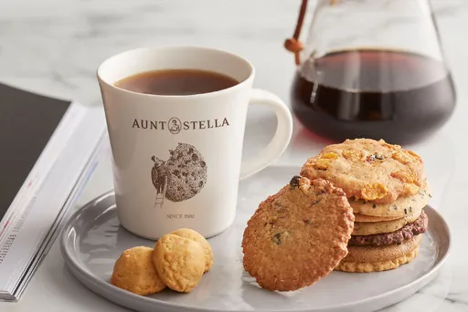 Aunt Stella 詩特莉咖啡廳1/5好友日 指定飲品買一送一