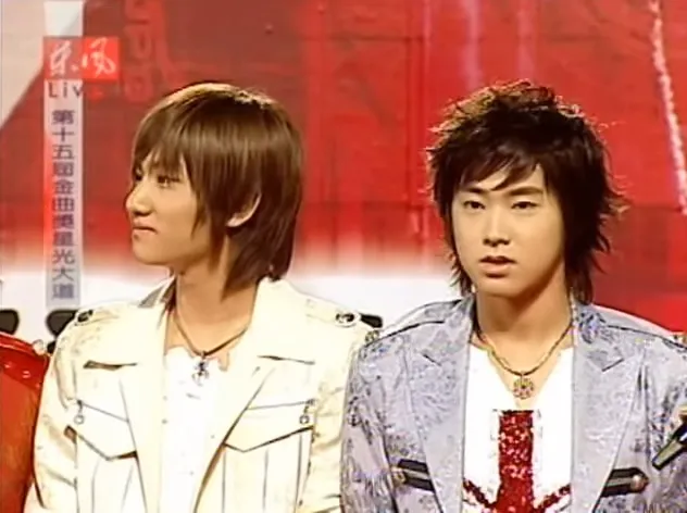 昌珉（左）提到首次海外行程是來台擔任金曲獎表演嘉賓，對他與允浩來說深具意義。翻攝YouTube