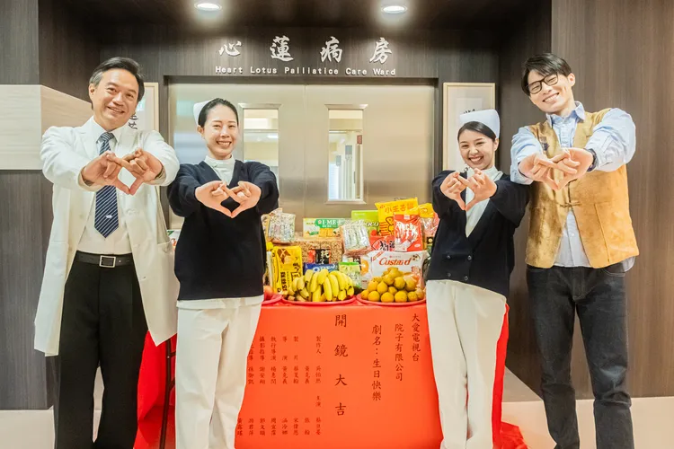 張翰（左起）、爆花、游君萍、宋緯恩日前出席開鏡典禮。大愛提供