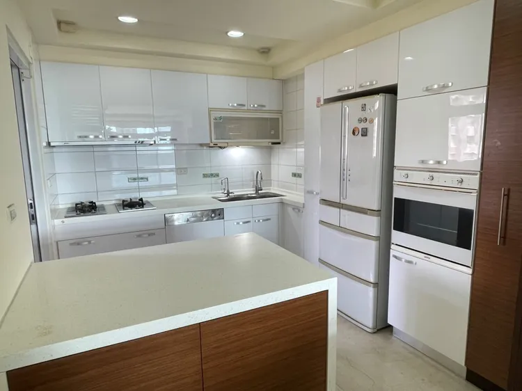 開展餐飲集團斥資百萬於竹北打造宿舍，員工免費入住享頂級福利。業者提供