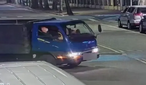 小馬倪子鈞400多萬愛車遭撞　監視器畫面曝光！這台車撞了就跑