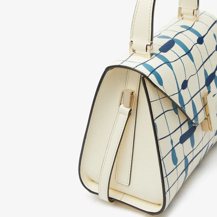 Valextra Iside Acquarello包，價格店洽。品牌提供