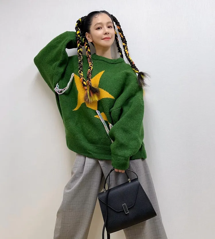 徐若瑄背上Valextra2024春夏Iside新包。翻攝徐若瑄IG