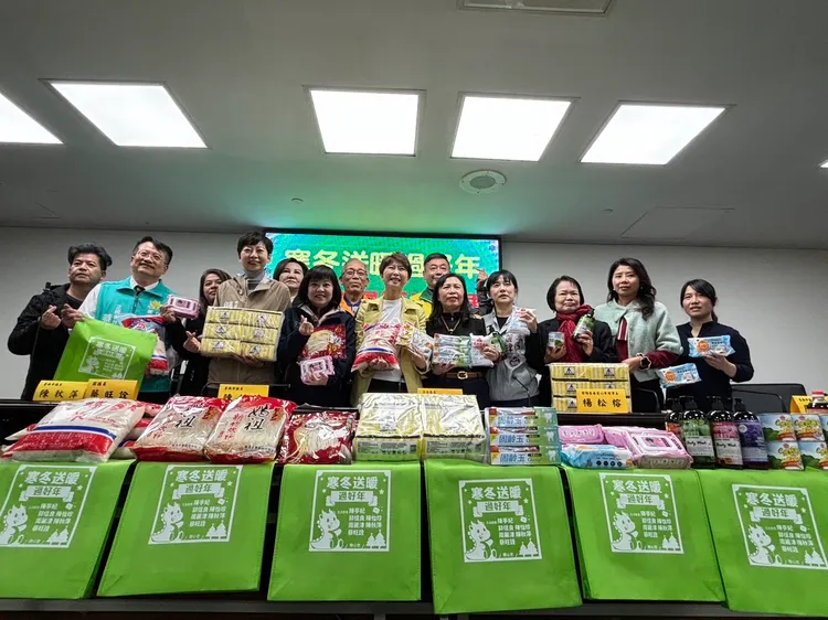 歡迎低收入戶來這六區的議員服務處領取。陳亭妃服務處提供