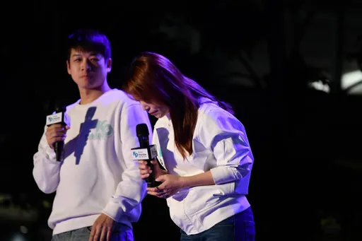 柯文哲墊底！8點將現身談話　陳智菡和支持者都哭了