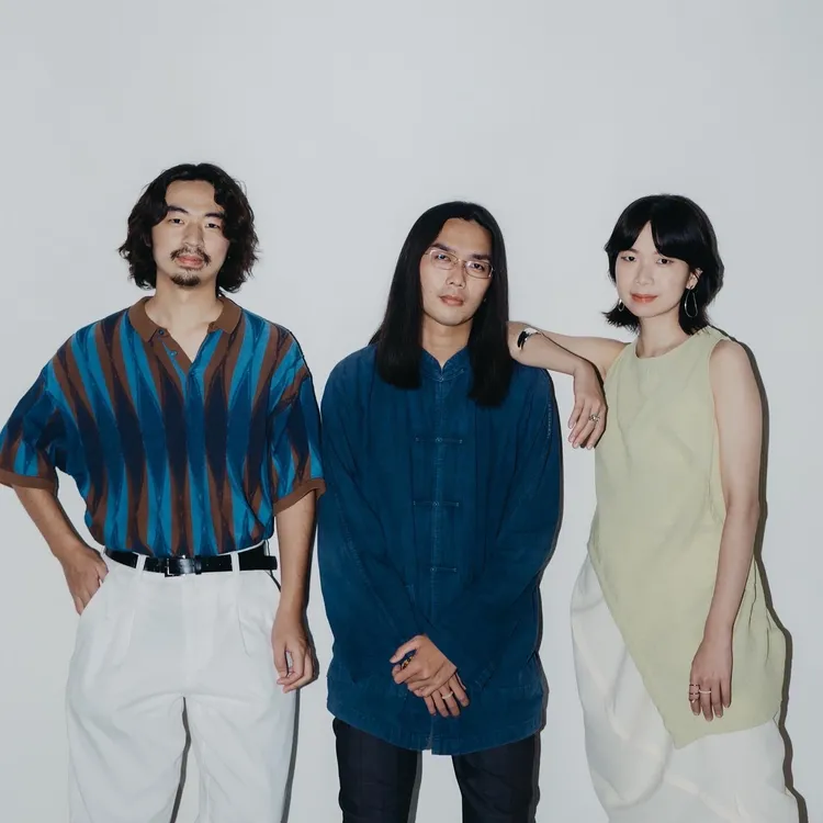 百合花三度站上大港開場舞台，本次將迎接苗可麗相互對決。出日音樂提供