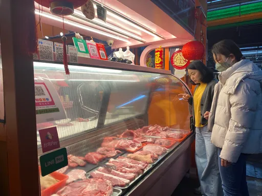 傳統豬肉舖加入網路行銷　自養自賣！從育種到配送一條龍產銷