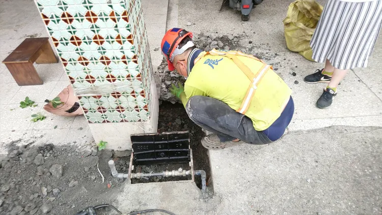 自來水用戶設備外線施工。台水公司提供