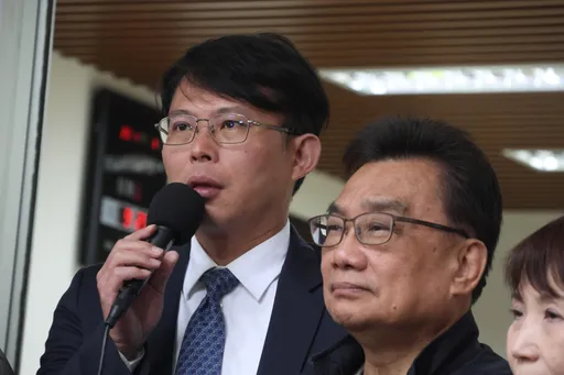 黃國昌被疑老家違建未拆！咆哮「會拆得乾乾淨淨」　還將立碑寫這些字