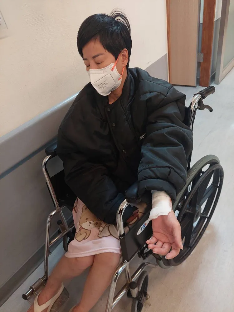 蘇雅祺一臉虛弱。翻攝自蘇雅祺臉書