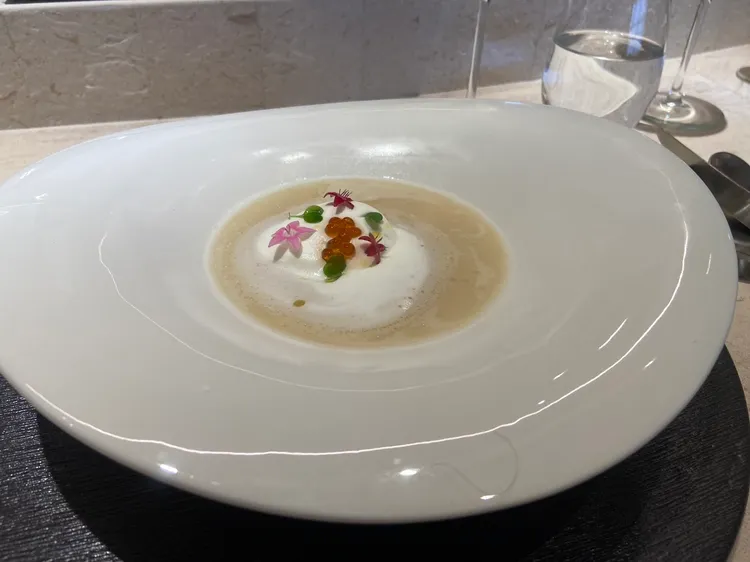 法式奶蓋魚白湯。陳揚盛攝