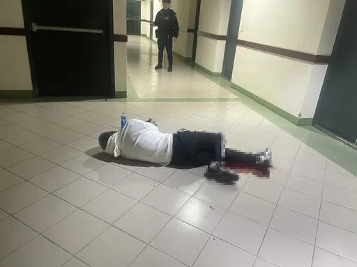 警匪駁火9槍影片曝光！擄桃園女到礁溪旅館　嫌中2槍臥血泊