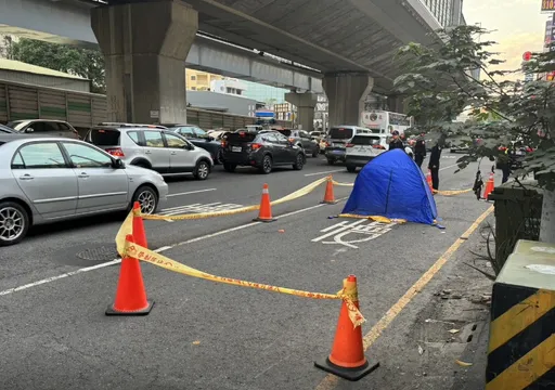 事故瞬間曝光！高雄砂石車變換車道釀禍「女騎士遭捲車底斷魂」