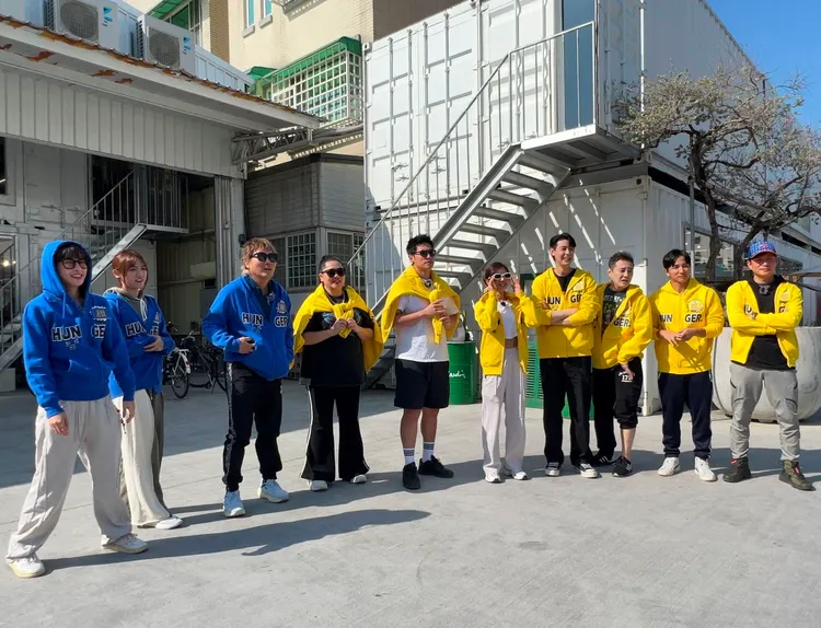 《飢餓遊戲》進行枕頭對決。中視提供