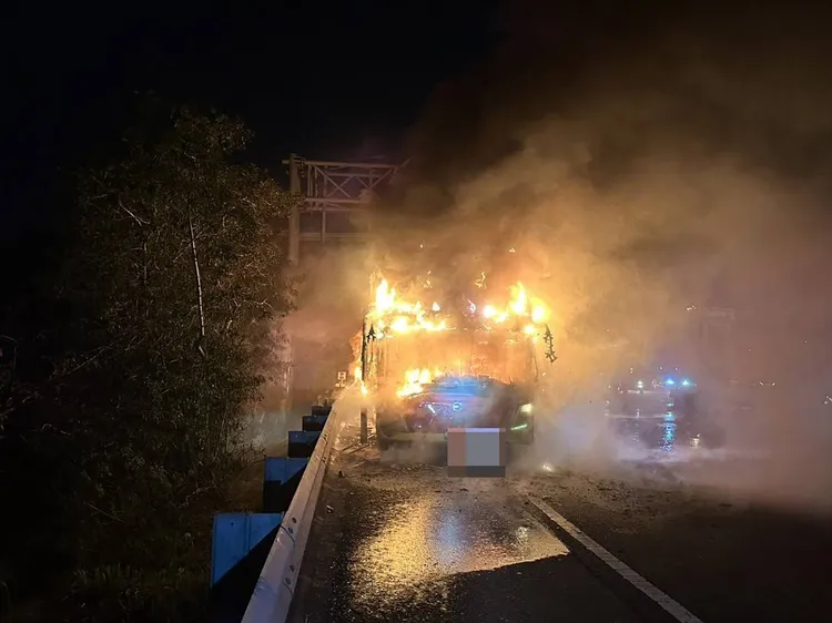 現場火勢。桃園市消防局提供