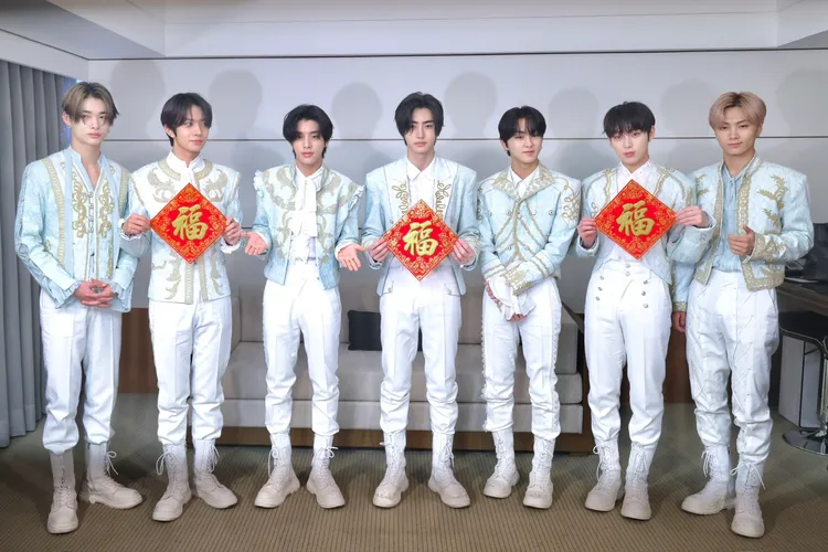 ENHYPEN訪問前向台灣粉絲拜早年。林林攝