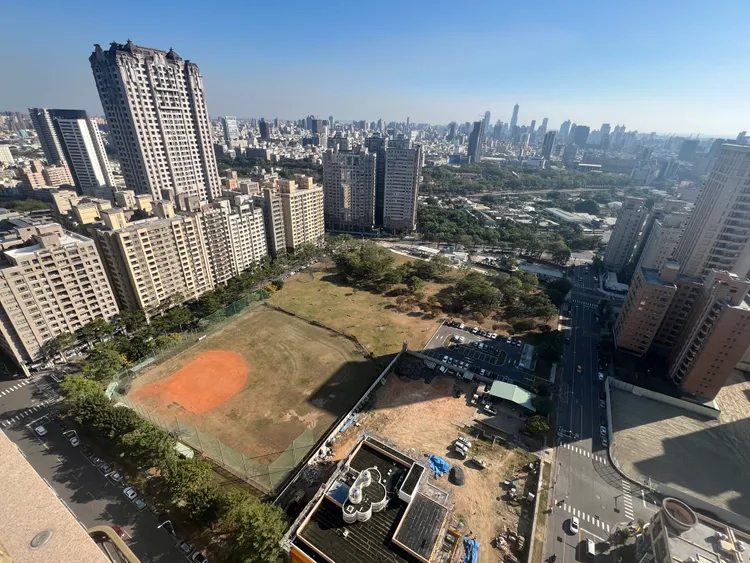 周子瑜豪宅位於30樓，《壹蘋新聞網》入內拍攝29樓景觀視野。葉家銘攝