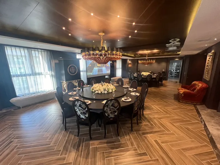 「雄崗信義美術館」公設高檔，目前新屋房價最高單坪突破6字頭。葉家銘攝