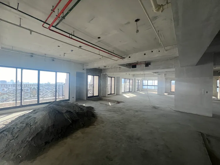 29樓同屬毛胚屋空間照，住家正對運動公園享無限棟距。葉家銘攝