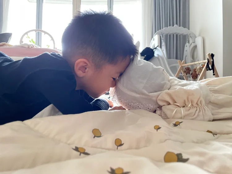 明道兒子與女兒互動。恆星娛樂提供