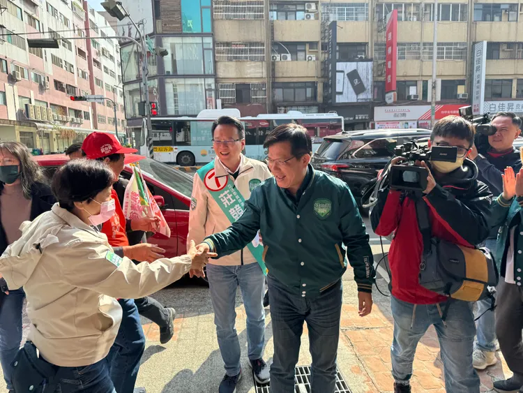 林佳龍為莊競程拉票。莊競程競總提供