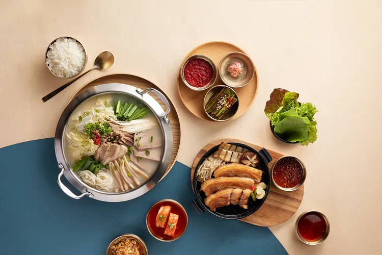 「初瓦韓式料理」即日起推出17道全新菜色和酒水飲品。業者提供