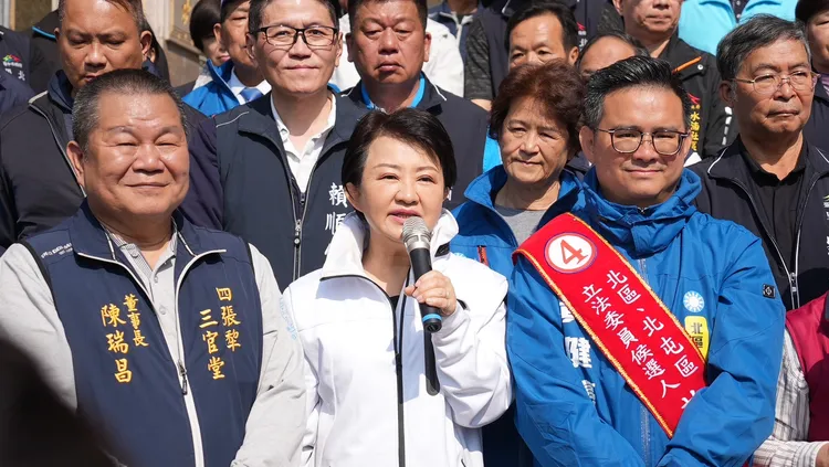 盧秀燕呼籲選民投給不卡台中的立委。民眾提供