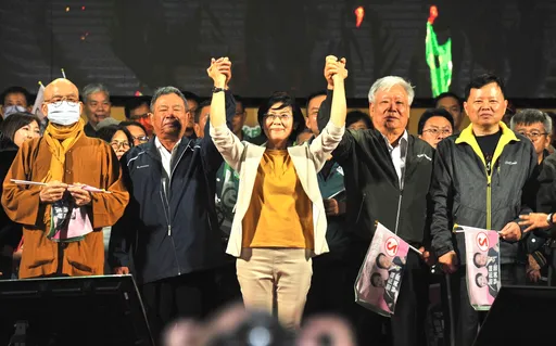 率先突破10萬票! 高雄林岱樺宣布當選